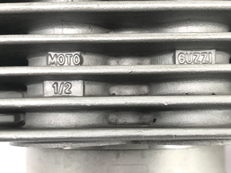 Moto Guzzi V11 Sport [1999] - sylinder med stempel til venstre
