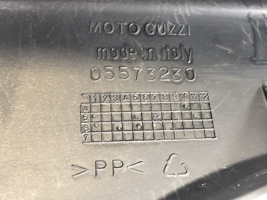 Moto Guzzi Norge 1200 [2006] - Bakre kledning til høyre kledning