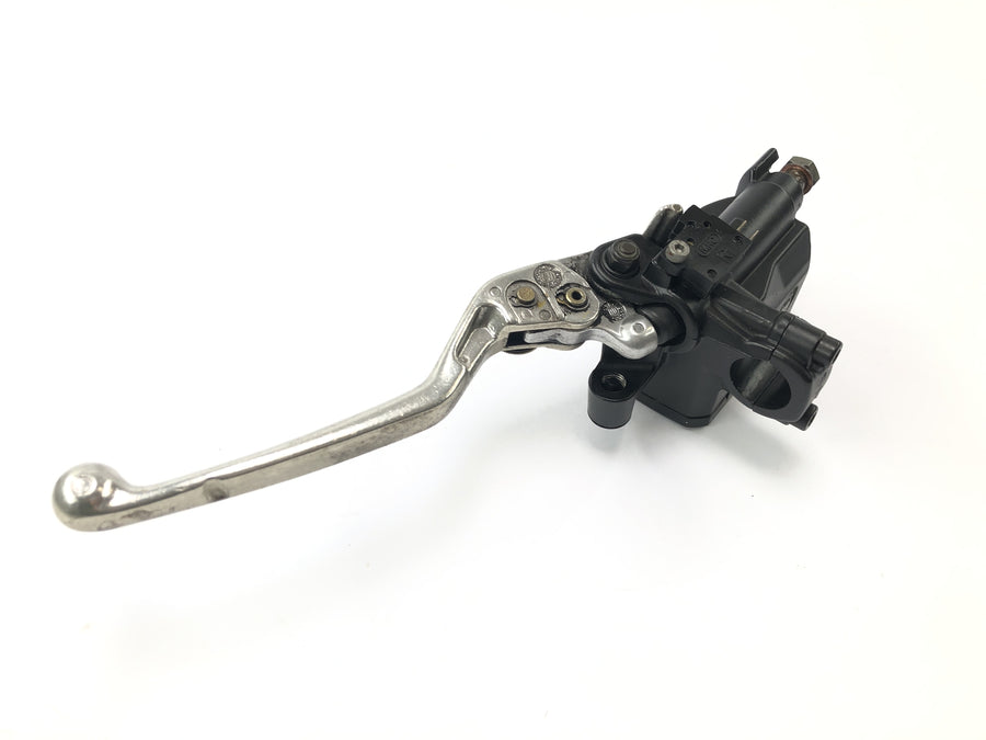 Aprilia RST 1000 Futura [2002] - Handbremsepumpe ved håndbremsespakets bremsespakholder