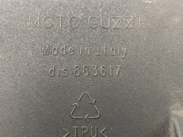 Moto Guzzi Stelvio 1200 8V [2016] - Batteriboks i gummi med avløp - 0