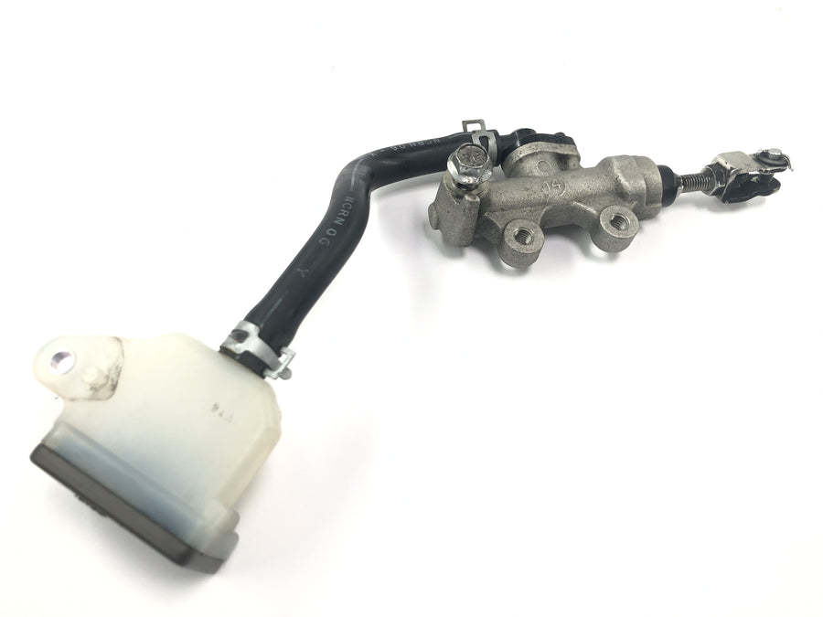 Suzuki GSF 1250 SA Bandit WVCH [2007] - Fotbremsepumpe Bakre bremsepumpe