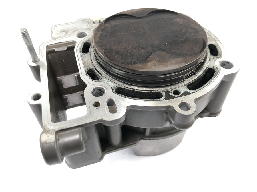 KTM 950 Adventure LC8 [2004] - Sylinder med bakre stempel