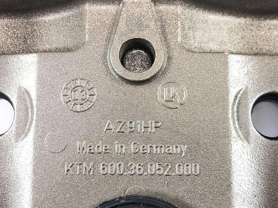 KTM 950 Adventure LC8 [2004] - bakre ventildeksel sylinderhodedeksel magnesium motordeksel