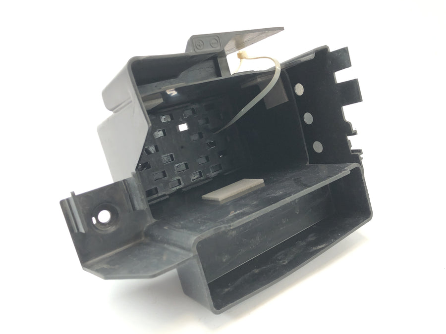 Suzuki VZ 1500 WVCU [2011] - Batteriboksholder batterihus