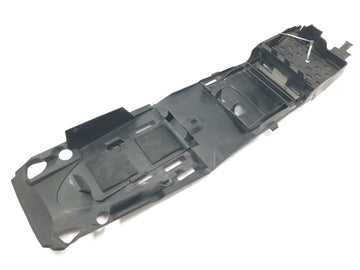 Suzuki GSX R 1000 WVB6 K6 [2006] - Bakre underkonstruksjon batteriboks batteriholder nedre del - 0