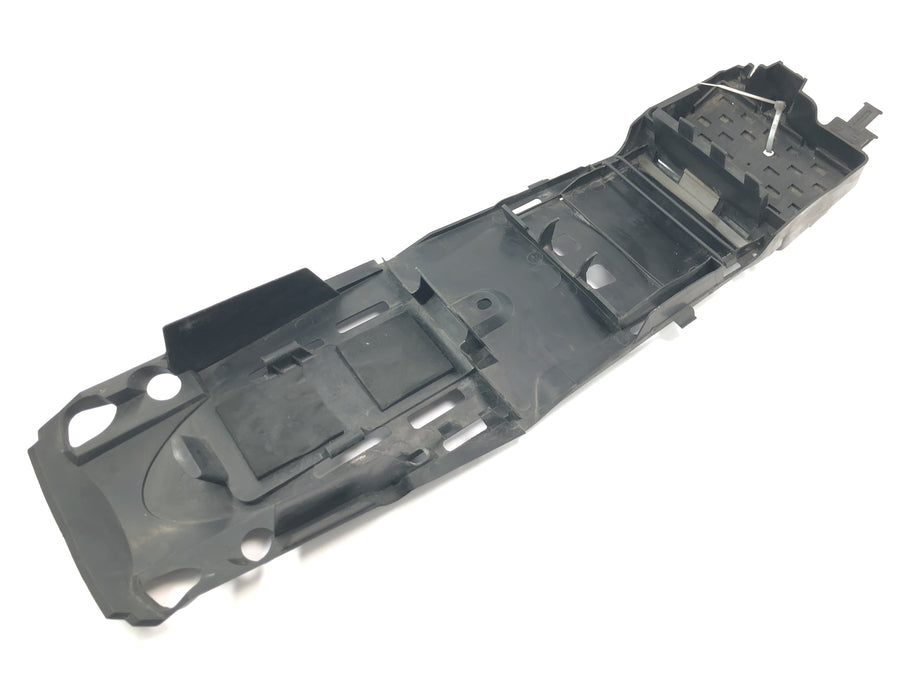 Suzuki GSX R 1000 WVB6 K6 [2006] - Bakre underkonstruksjon batteriboks batteriholder nedre del