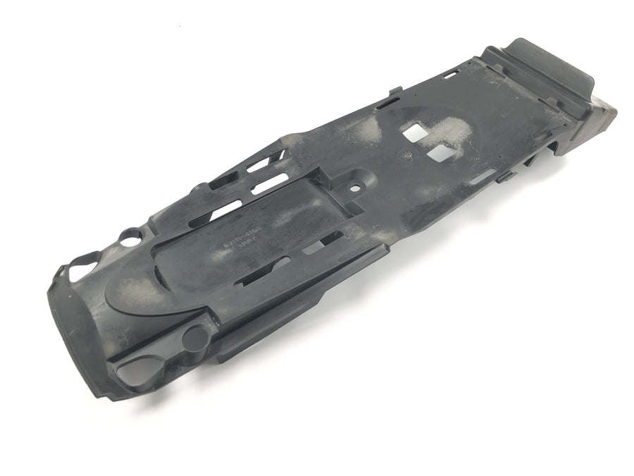Suzuki GSX R 1000 WVB6 K6 [2006] - Bakre underkonstruksjon batteriboks batteriholder nedre del