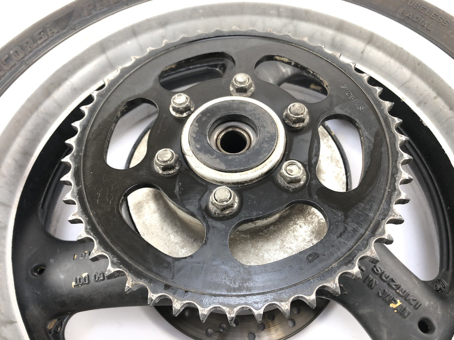 Suzuki GSX R 1100 GV73B [1990] - Bakhjulskran bak med bremseskive og kjedehjul