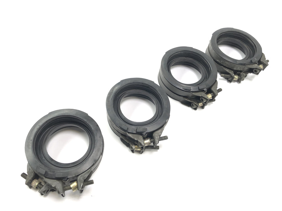 Yamaha YZF R1 RN09 [2003] - Inntak i sugeteppet for forgasser til forgasser