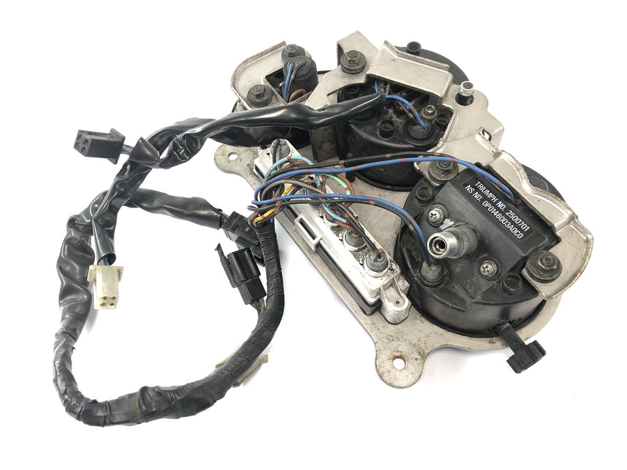 Triumph Daytona 900 T300 [1996] - Beslag Speedometer Turteller Instrumenter Instrumentklynge