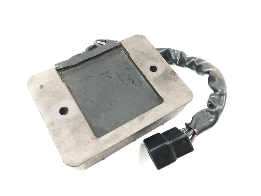 Triumph Bonneville T100 986MF [2012] - Spenningsregulator likeretterregulator