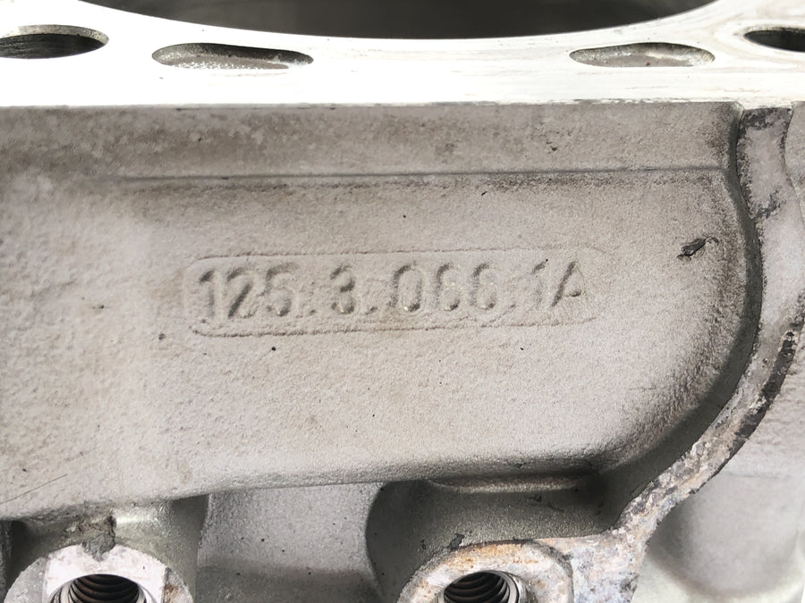 Ducati ST3 S3 [2004] - sylinder med stempel foran