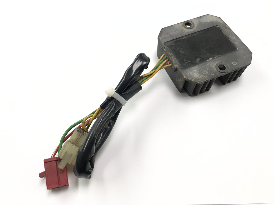 Honda NX 650 RD08 [1995] - Spenningsregulator likeretter regulatorlader Honda