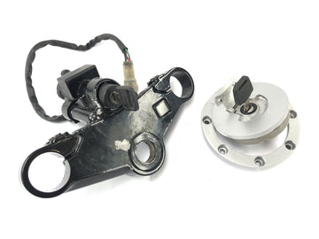 Honda NSR 125 JC22 [1998] - Fork Bridge øverst med Ignition Lock Tank Cover Lock Sett med nøkkel