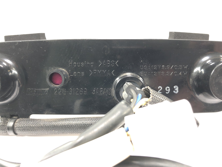Yamaha YZF R1 RN09 [2003] - baklys baklys bremselys ved baklysbelysningen