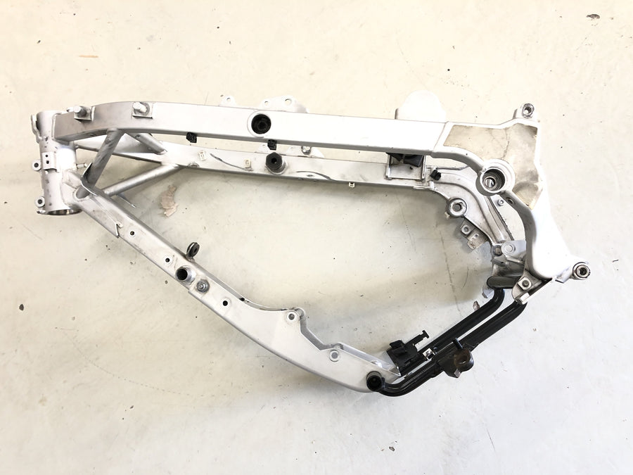 BMW F 650 GS R13 [2002] - Ramme med papirer