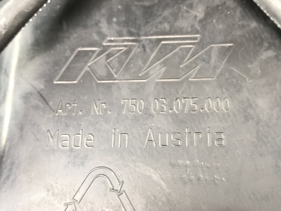 KTM 690 SM Prestige [2007] - Verktøyrom