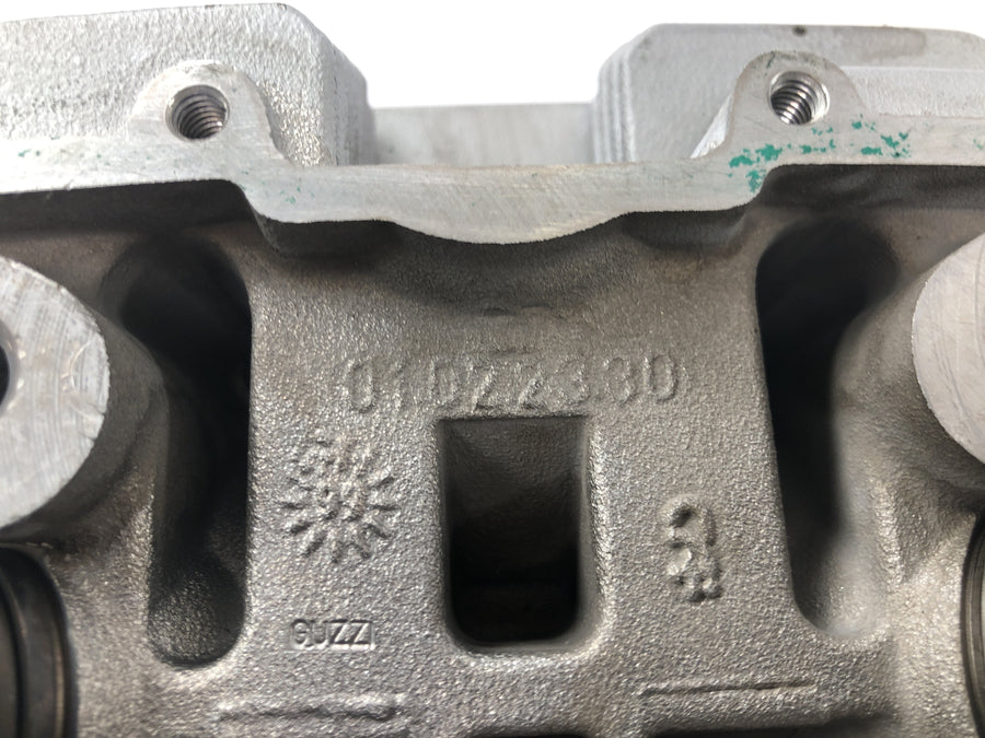 Moto Guzzi V11 Sport [1999] - sylinderhodet ventilhode høyre