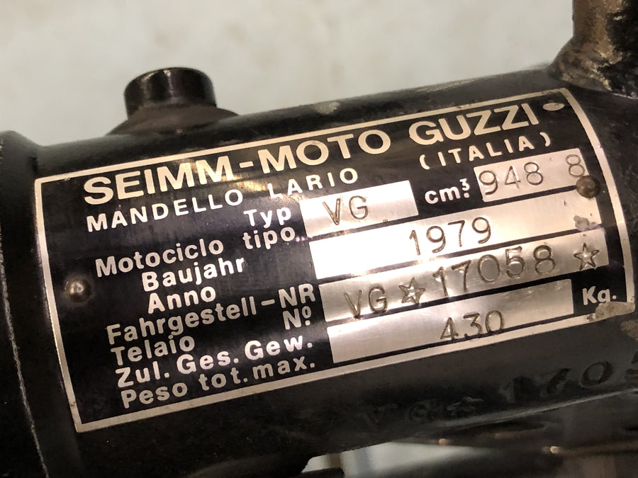 Moto Guzzi V 1000 VG [1980] - Ramme med papirer