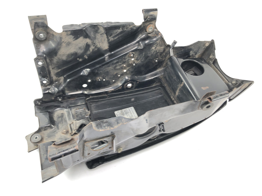 Honda GL 1000 Goldwing GL1 [1978] - HANSK RUMMARTMENT TANK RASKERE Holder tank kledningsholder