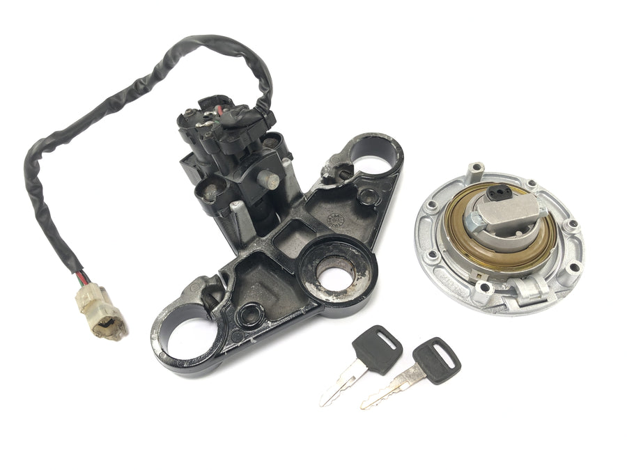 Honda NSR 125 JC22 [1998] - Fork Bridge øverst med Ignition Lock Tank Cover Lock Sett med nøkkel