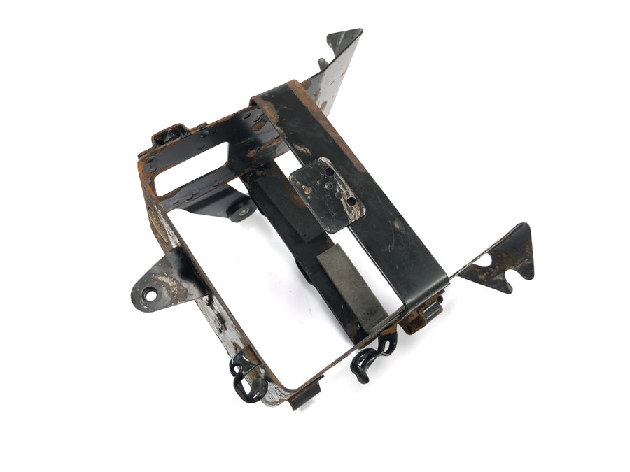 Suzuki GSX R 1100 GU74C [1987] - Batteriholder for batteriboks