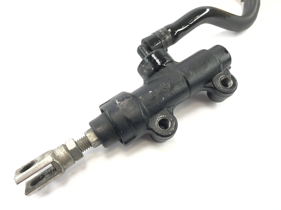 Triumph Street Triple R 675 D67LD [2010] - Hovedbremsesylinder ved bakbremsepumpens bremsesystem