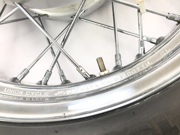 Triumph Bonneville T100 986MF [2012] - Felghjul på bakhjul 3,50 x 17" eikerhjul - 0