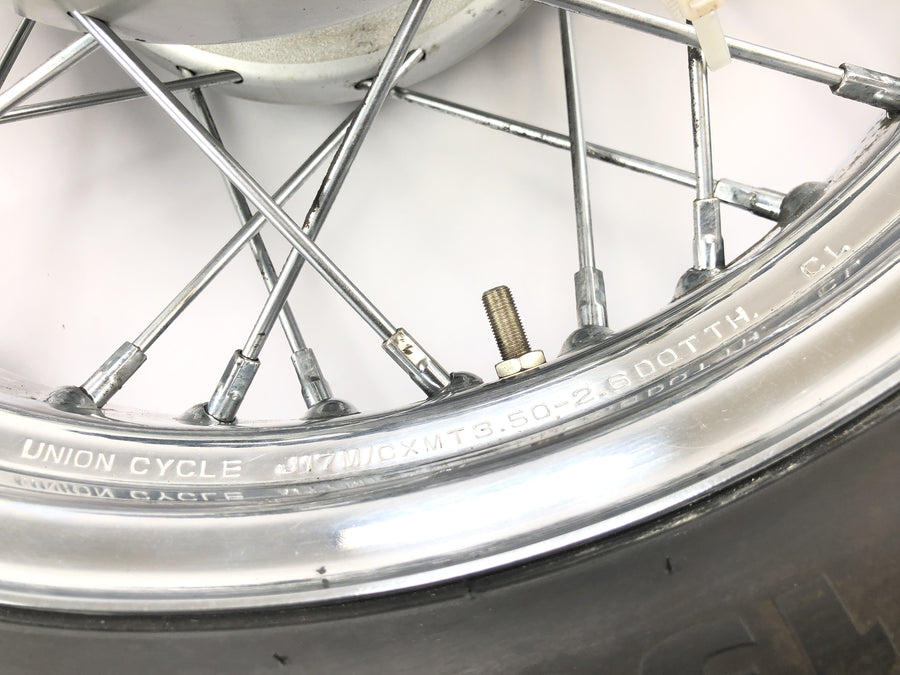 Triumph Bonneville T100 986MF [2012] - Felghjul på bakhjul 3,50 x 17" eikerhjul