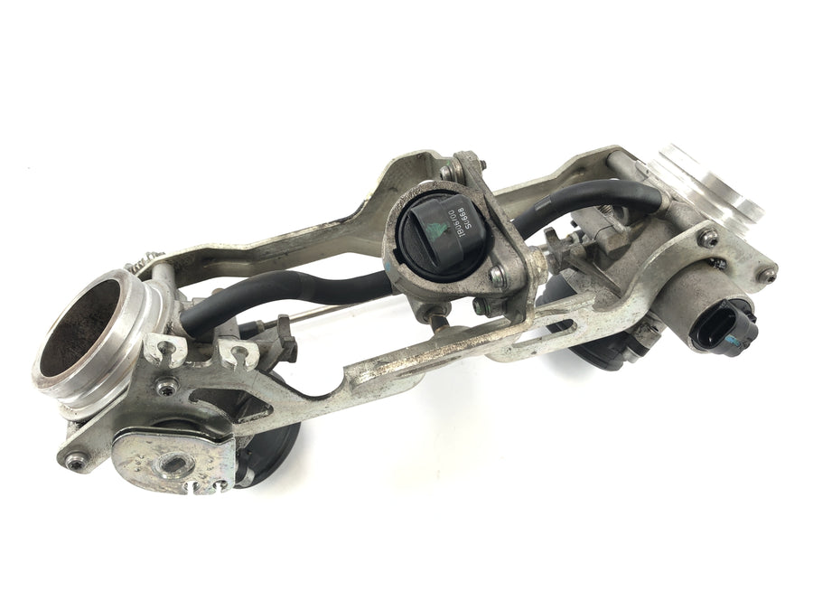 Moto Guzzi Stelvio 1200 4V [2009] - Gassventilinjeksjonssystem med stenger