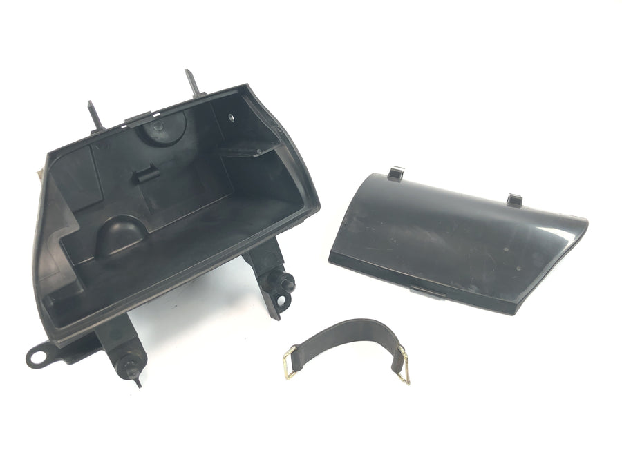 Suzuki Intruder VL 1500 AL [2000] - oppbevaringsrom for verktøyrom