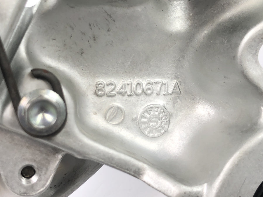 Ducati Monster SR2 800 M4 [2006] - Fotstøttesystem førerens høyre fotstøtte med bremsepedal