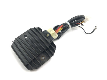 Honda CBR 900 RR Fireblade SC33 [2000] - Spenningsregulator likeretterregulator