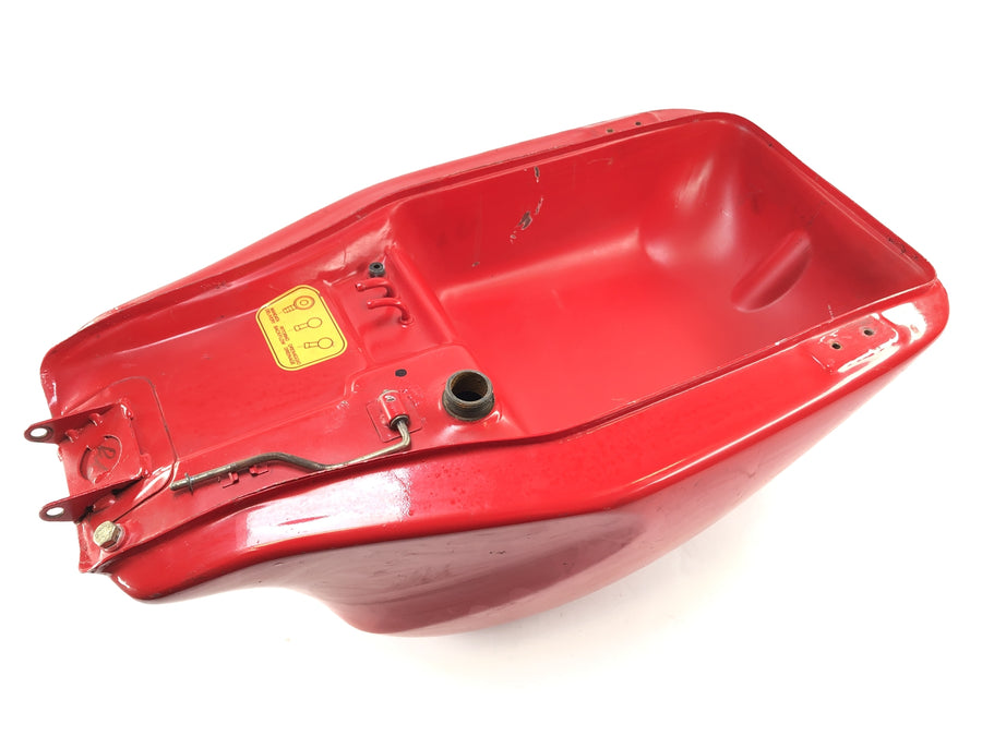 Ducati 900 SS [1991] - Tank Gasin Tank skadet må sveises