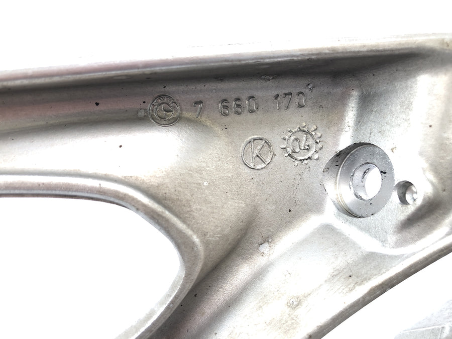 BMW K 1200 S K12S [2004] - Passasjerfotstøtte til høyre med fotstøtteplate