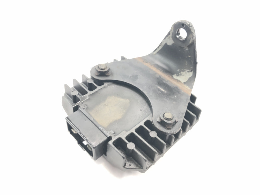 Yamaha XVS 650 4VR [1997] - Spenningsregulator regulator likeretter ladekontroller