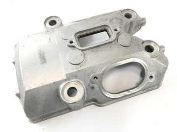 Suzuki VZ 1500 WVCU [2011] - Ventildeksel bak motordeksel