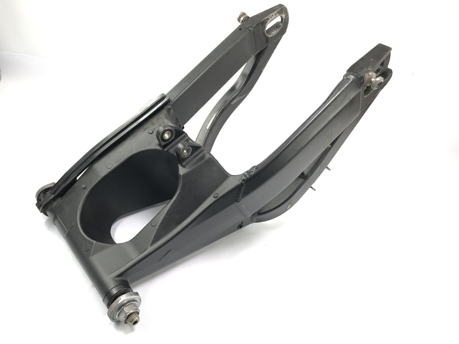 Yamaha YZF R1 RN09 [2003] - Swingehurs bakhjulssving Swing Arm på baksiden