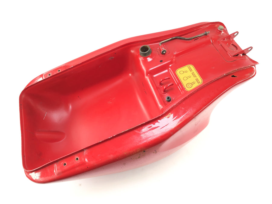 Ducati 900 SS [1991] - Tank Gasin Tank skadet må sveises