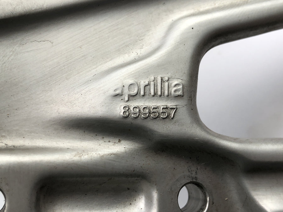 Aprilia RS 125 TW [2017] - Fotstøttesystem førerfotstøtte med holder foran til høyre