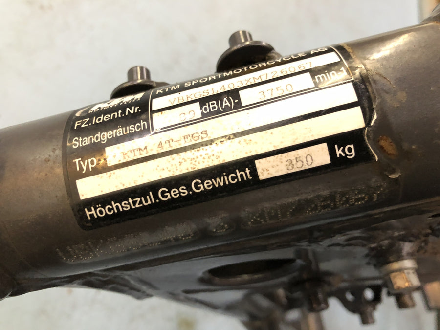 KTM 640 LC4 EGS [1999] - Ramme hovedramme med kjøretøys registreringsdokument