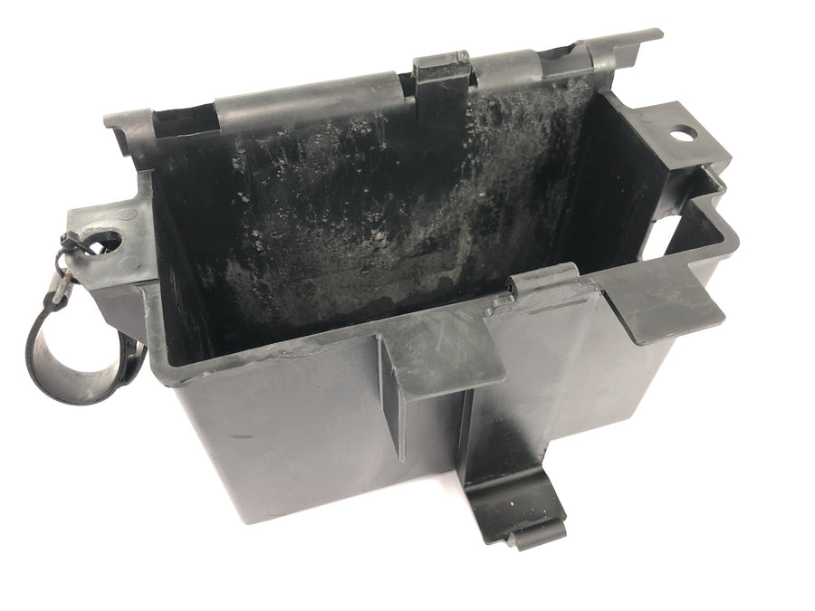 Yamaha XV 1600 Wild Star VP08 [2002] - Batteriboks batteriholder batterirom