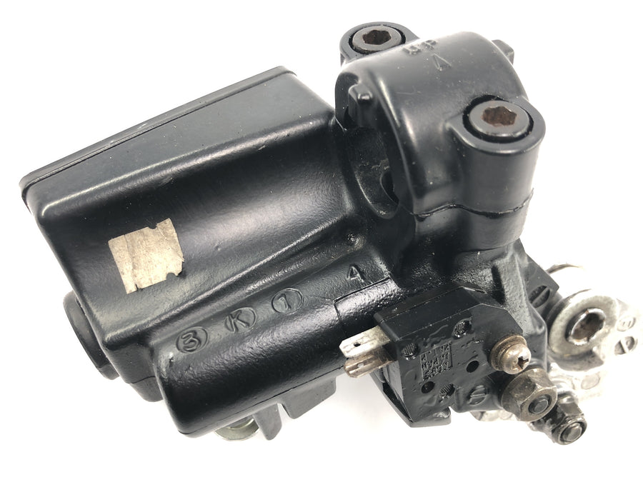 Kawasaki Zephyr 750 ZR750C [1994] - Bremsesylinder for bremsepumpe