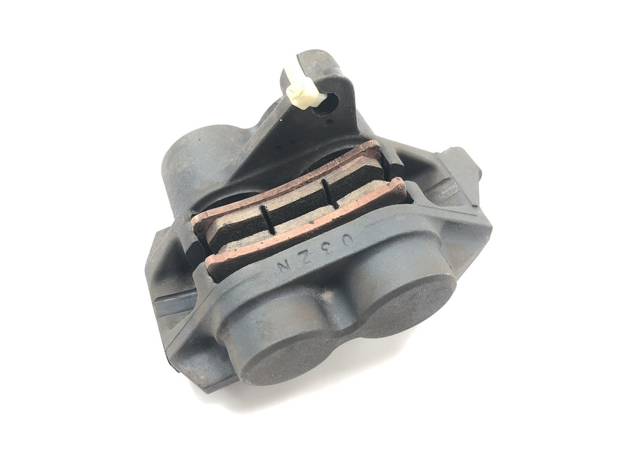 Yamaha YZF R1 RN04 [2001] - Bremsecaliper foran høyre