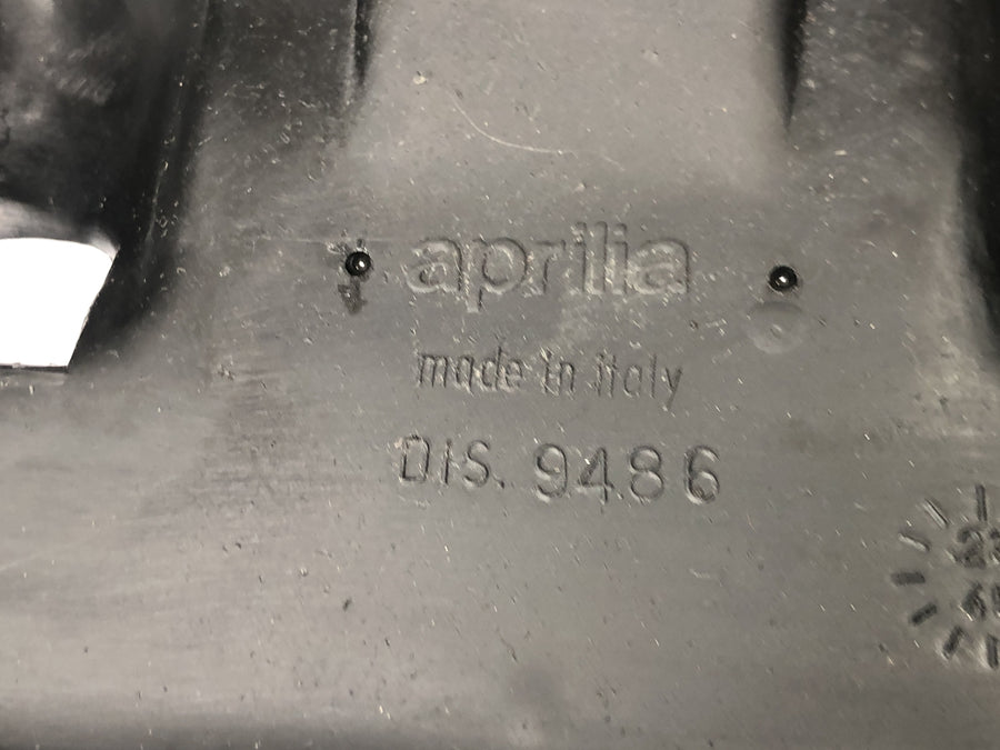 Aprilia RS 125 Extrema [1994] - Bakre underkonstruksjon, innvendig panel, bakre nummerskiltholder forkortet