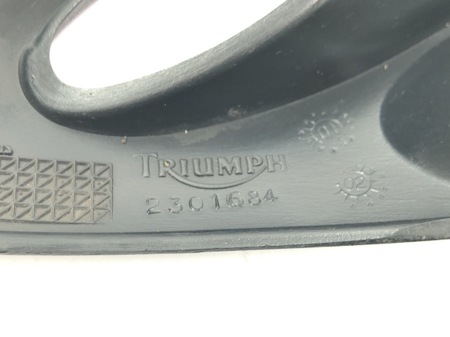 Triumph Tiger 955i 709EN [2003] - Indikatorbrakett front kåpesidedeksel