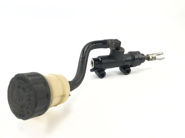 Triumph Street Triple R 675 D67LD [2010] - Hovedbremsesylinder ved bakbremsepumpens bremsesystem