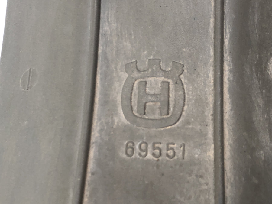 Husqvarna TE 610 E Dual H7 [1999] - innvendig sprutbeskyttelse bak skjerm