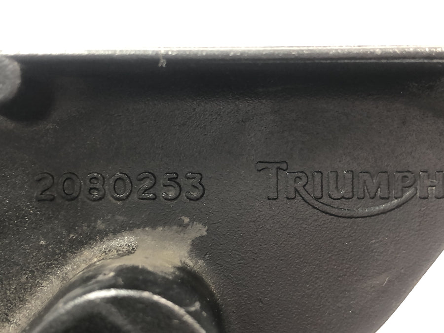 Triumph Daytona 900 T300 [1996] - Fotstøttesystem fotstøtte høyre med girpedal
