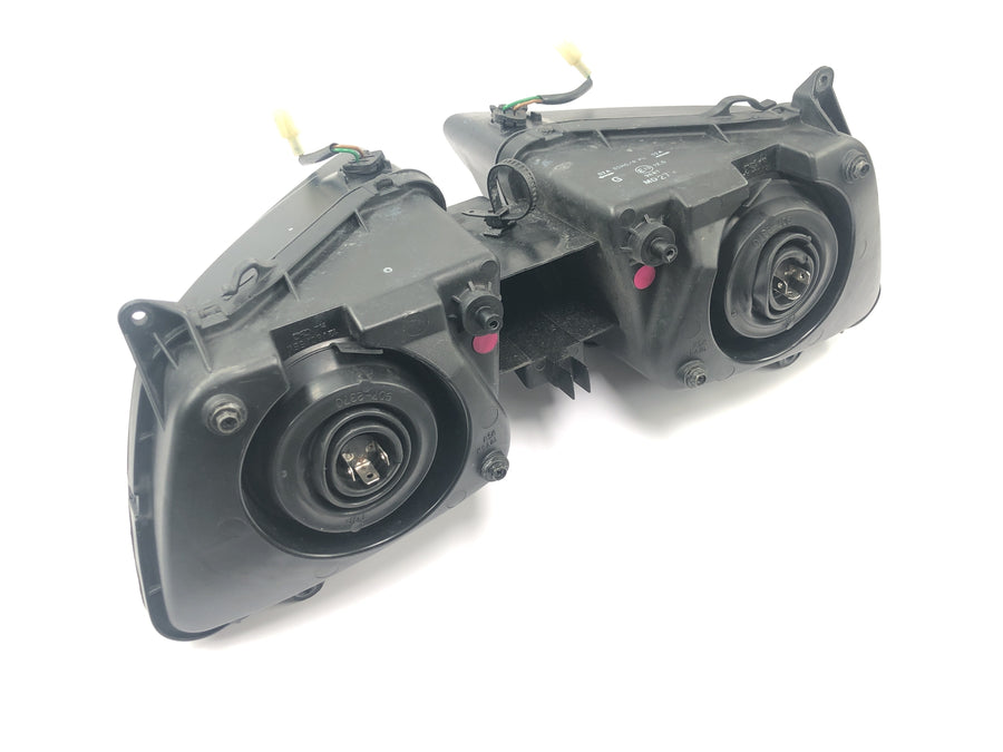 Yamaha YZF R1 RN04 [2001] - Frontlykt foran